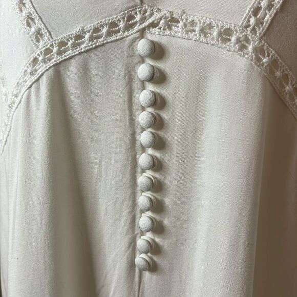 BLUE Rain white dress with crocheted stitching and fabric covered buttons size L - Picture 4 of 13